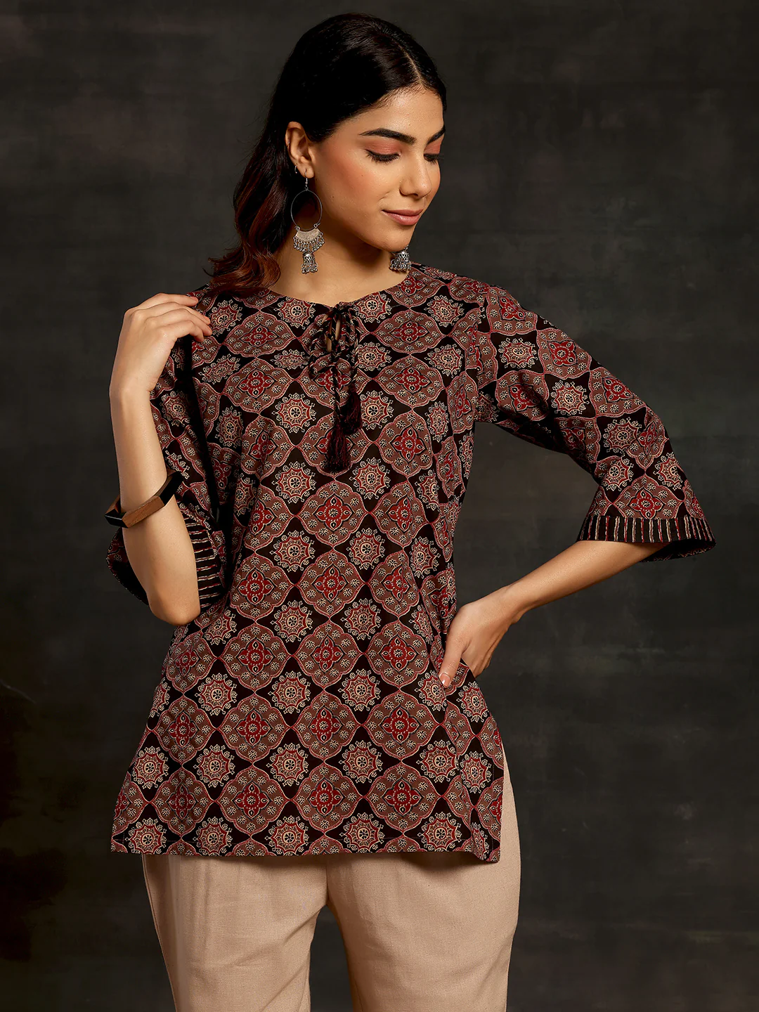 1_b6285470-e277-4cec-99c7-626d681a55f8.webp Black Printed Cotton Straight Kurti - Image 1